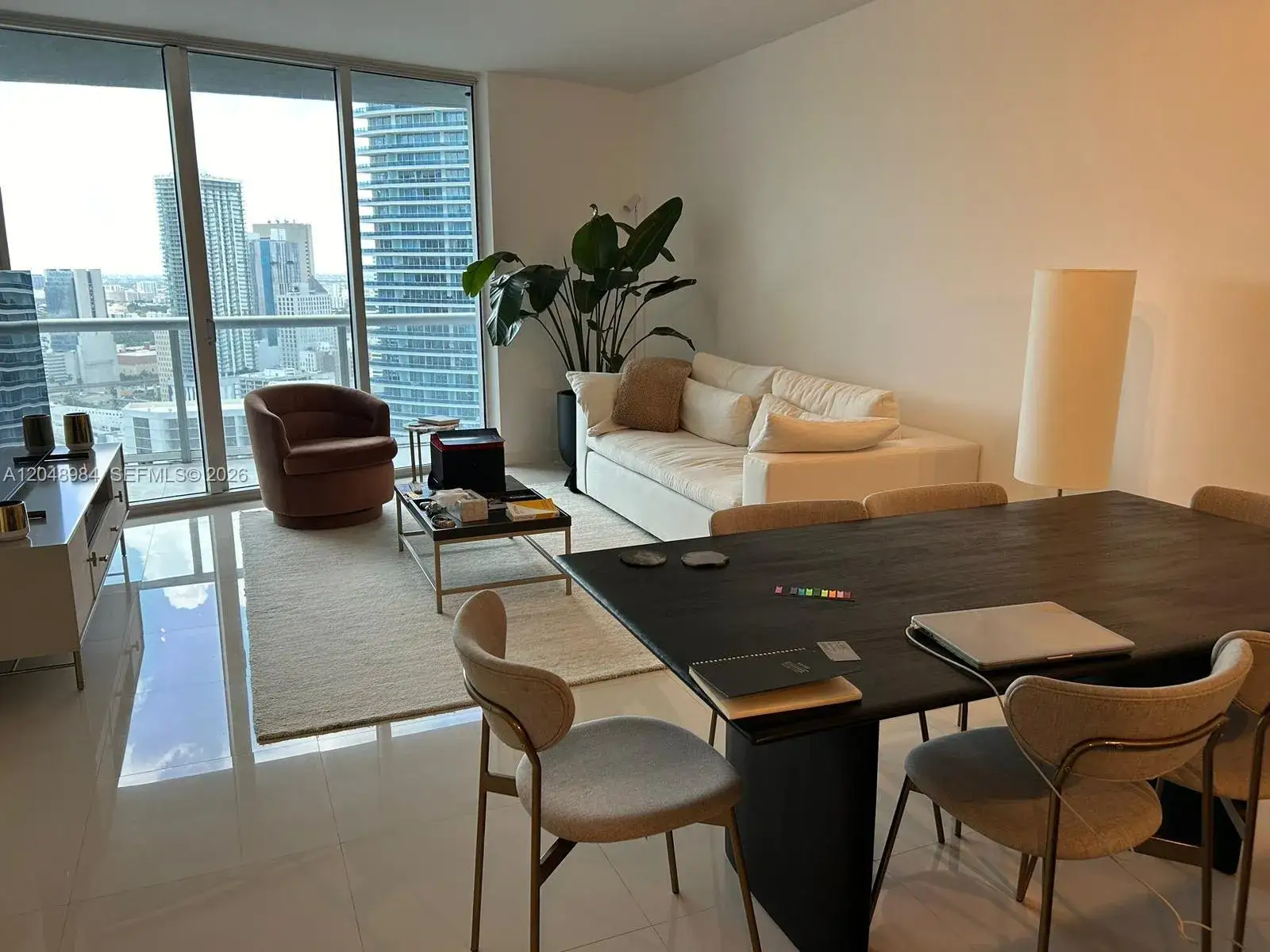 1 bedroom 1 bath Residential Lease for rent at 465 Brickell Ave # 3506, Miami FL 33131