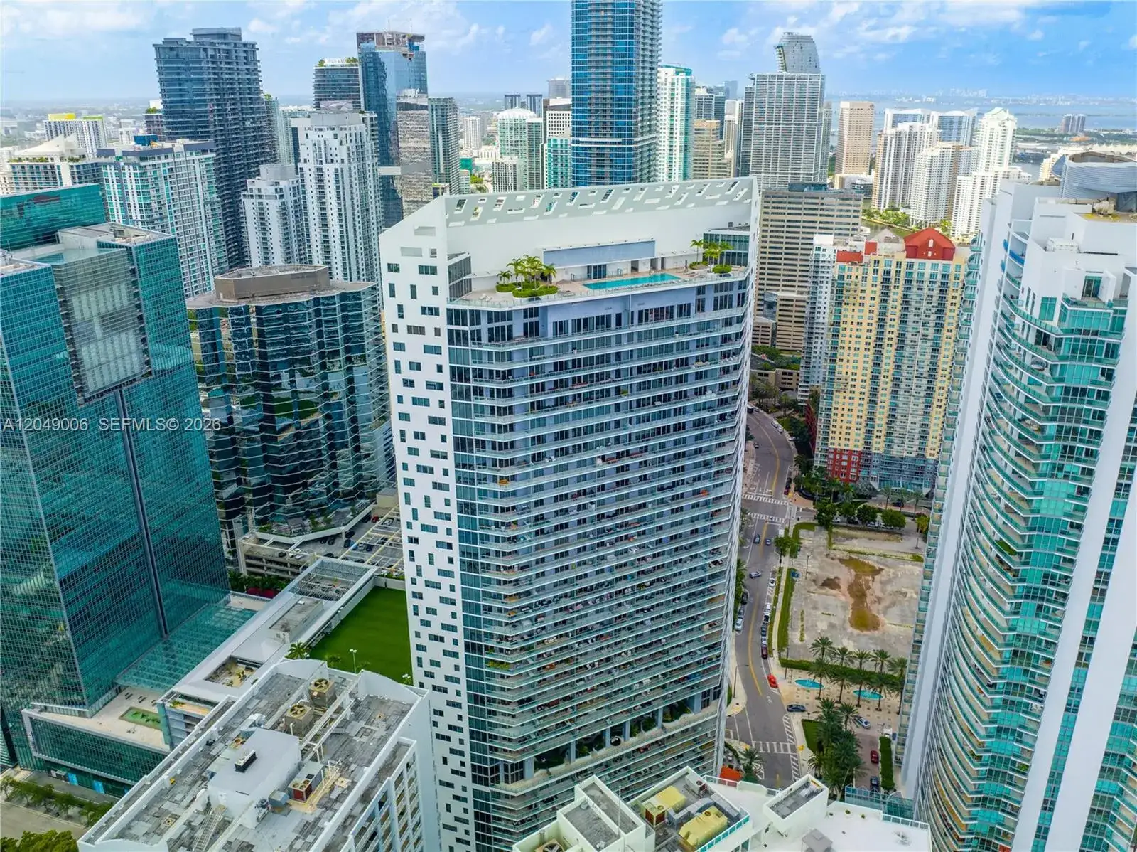 2 bedroom 2 bath Residential Lease for rent at 1300 Brickell Bay Dr # 2509, Miami FL 33131