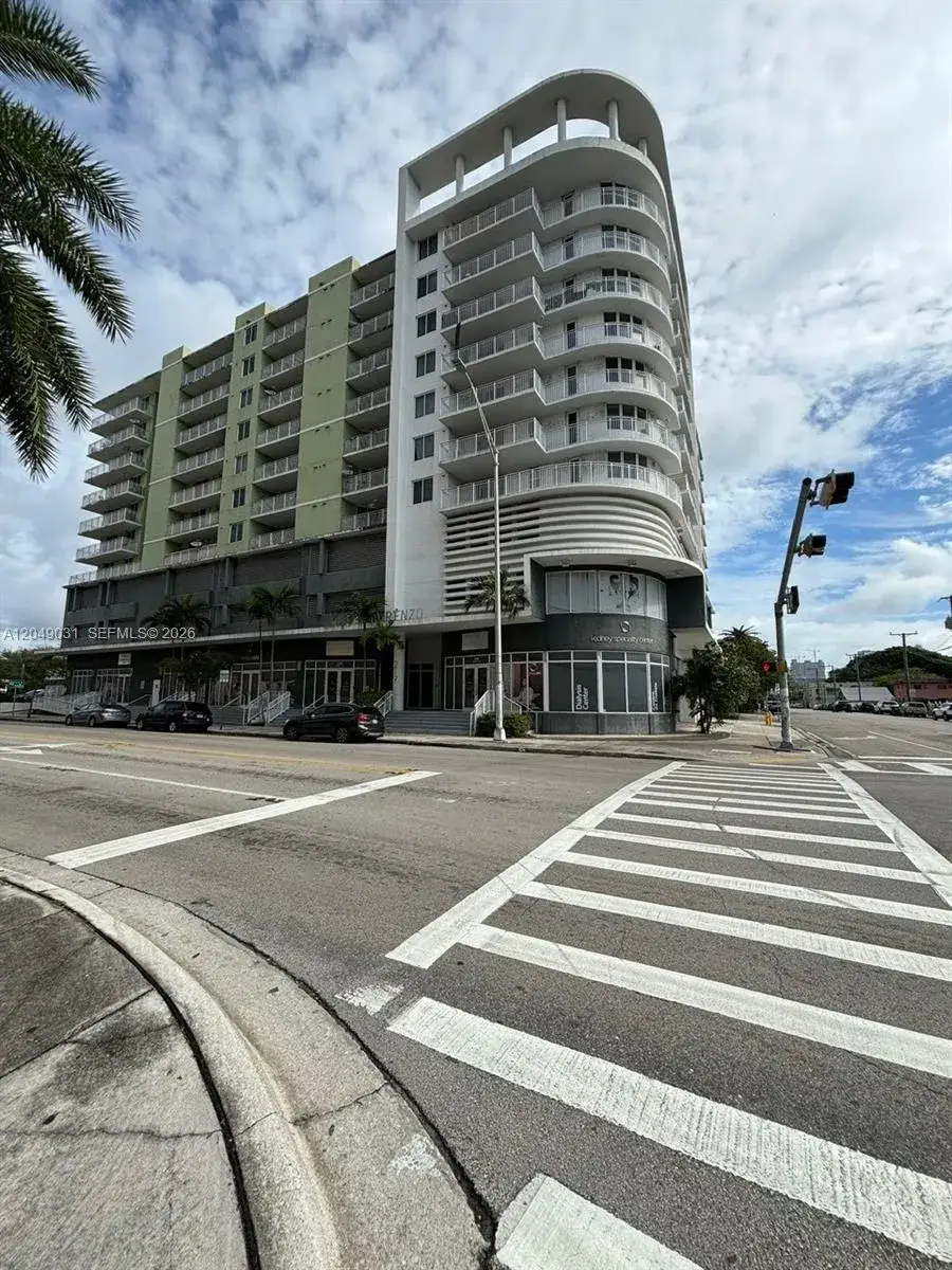 2 bedroom 2 bath Residential Lease for rent at 219 NW 12th Ave # 911, Miami FL 33128