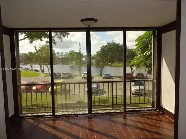 1 bedroom 1 bath Residential Lease for rent at 3690 Inverrary Dr # 2Q, Lauderhill FL 33319