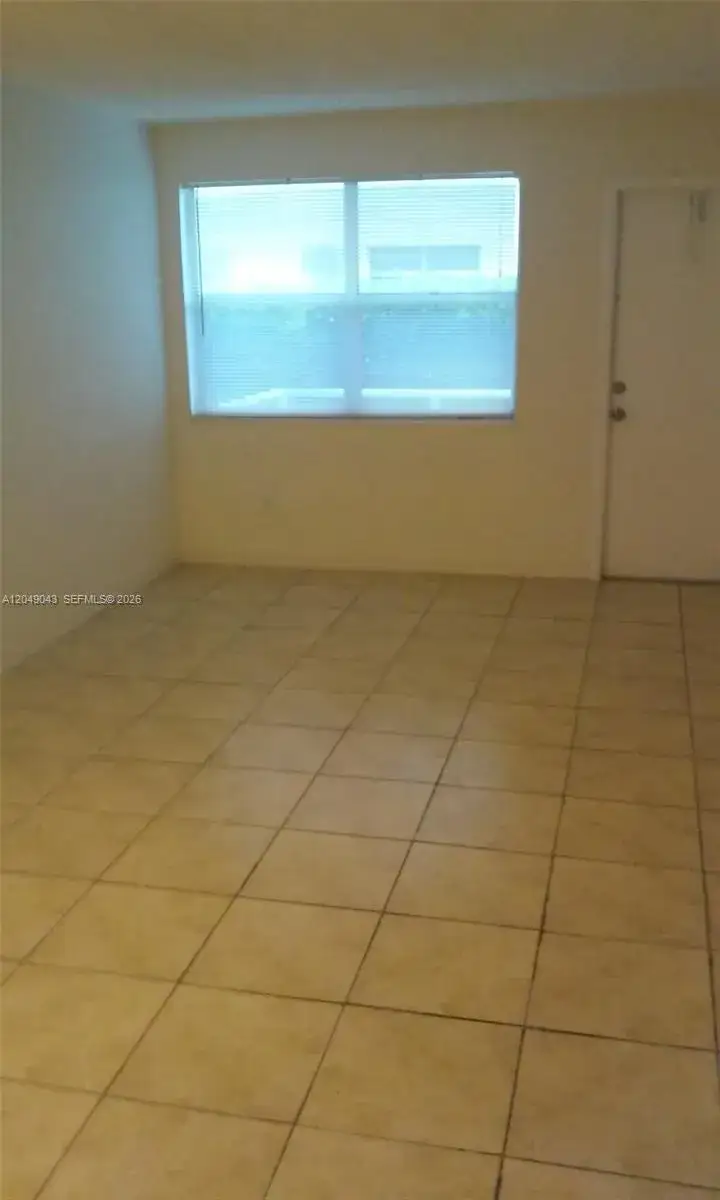 1 bedroom 1 bath Residential Lease for rent at 13215 NE 6th Ave # 103, North Miami FL 33161