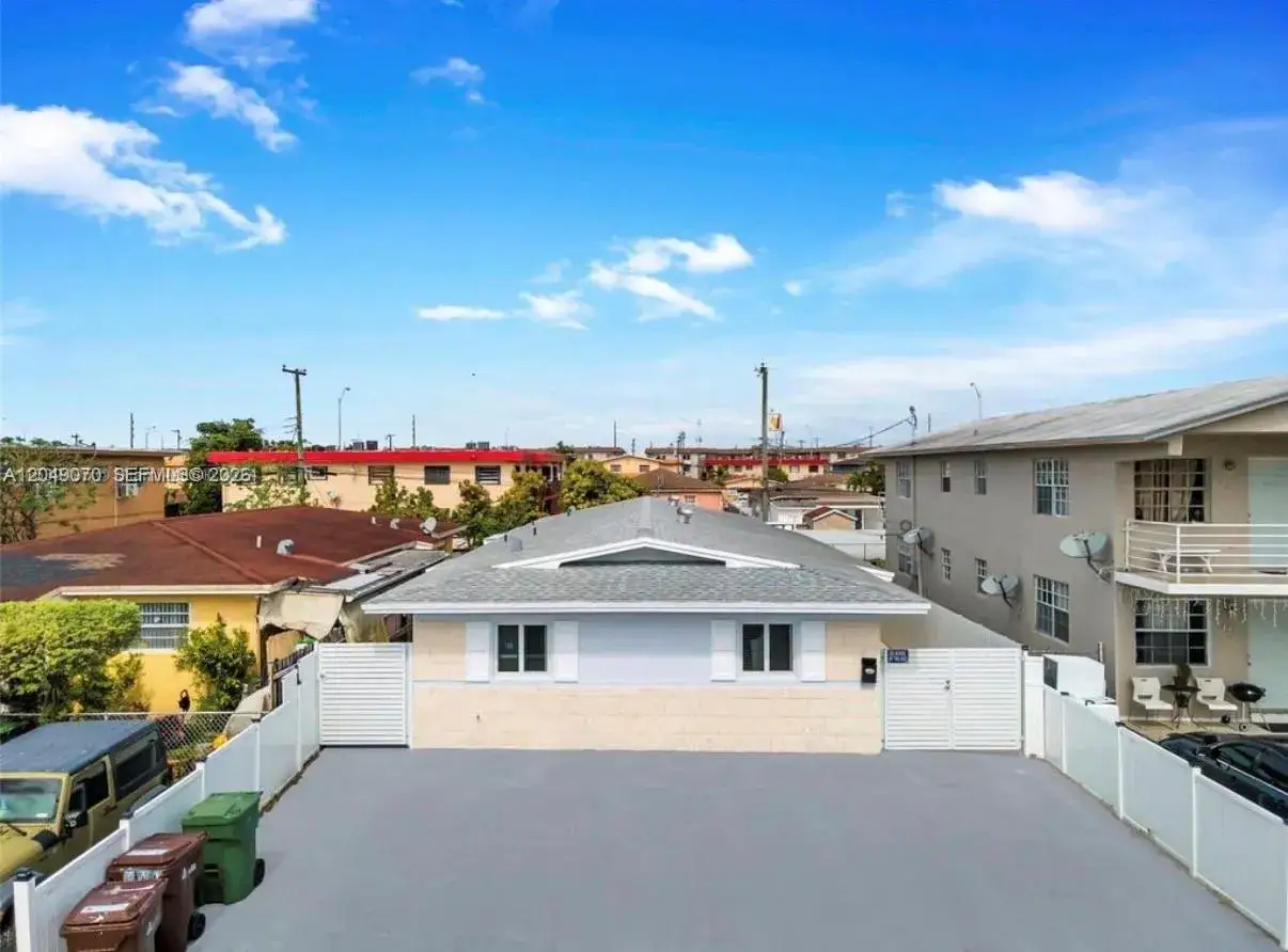 329 W 18th St, Hialeah FL 33010