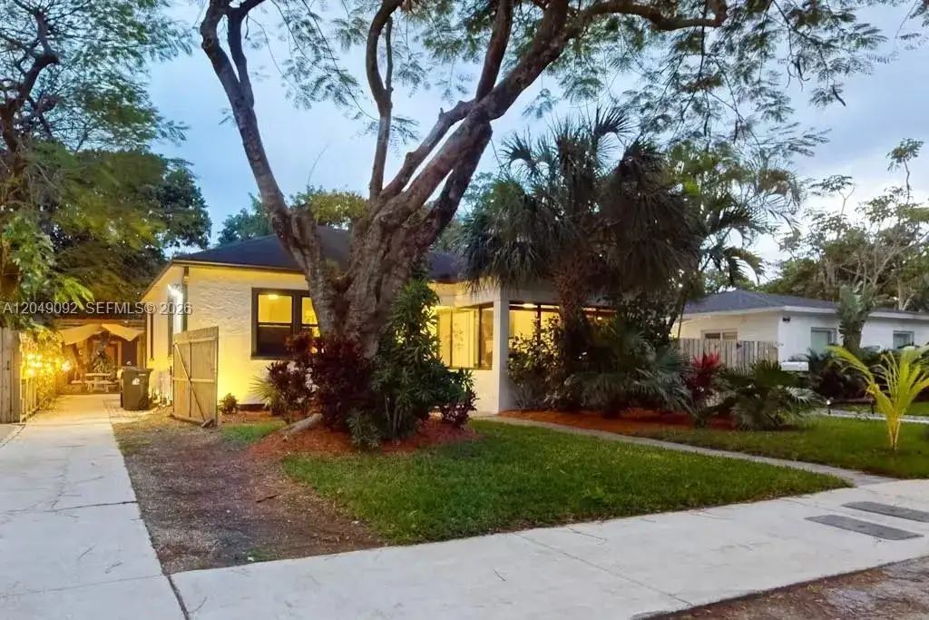 3 bedroom 3 bath Residential Lease for rent at 416 SE 19th St # 416, Fort Lauderdale FL 33316