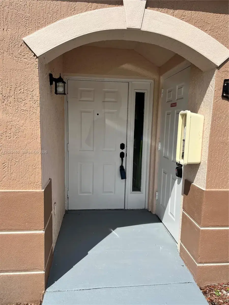 2 bedroom 2 bath Residential Lease for rent at 1261 SE 27th St # 104, Homestead FL 33035