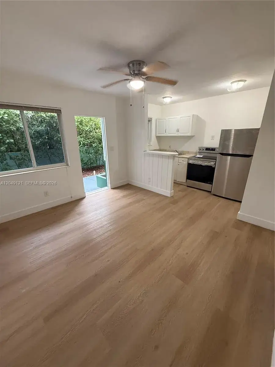 1 bedroom 1 bath Residential Lease for rent at 469 SW 3rd St # 4, Miami FL 33130
