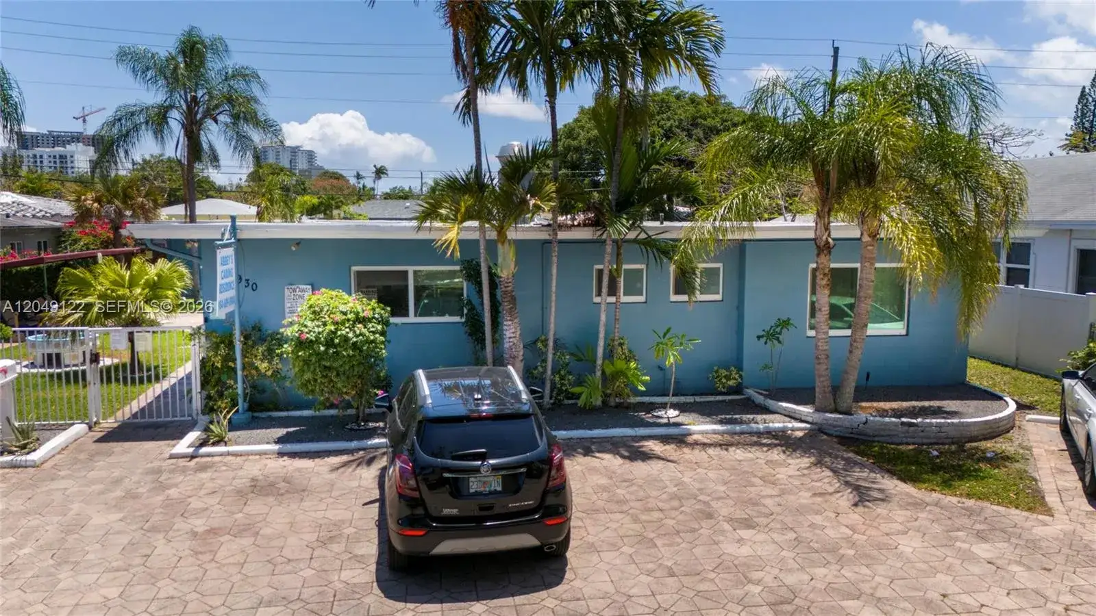 Commercial Sale for sale at 1930 Lincoln St, Hollywood FL 33020