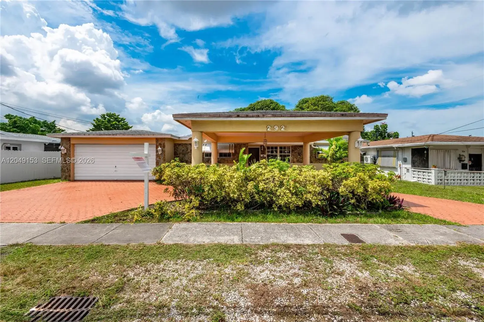 6 bedroom 4 bath Residential for sale at 292 W 39th Pl, Hialeah FL 33012
