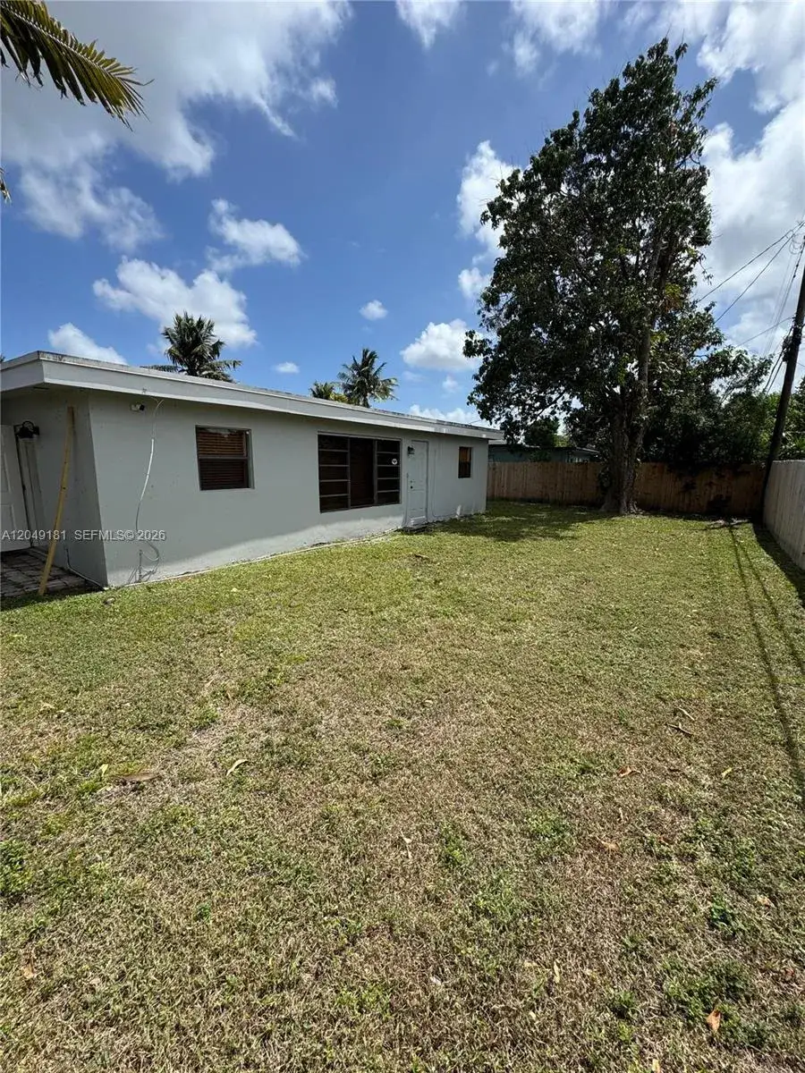 4 bedroom 2 bath Residential for sale at 649 W Evanston Cir, Fort Lauderdale FL 33312