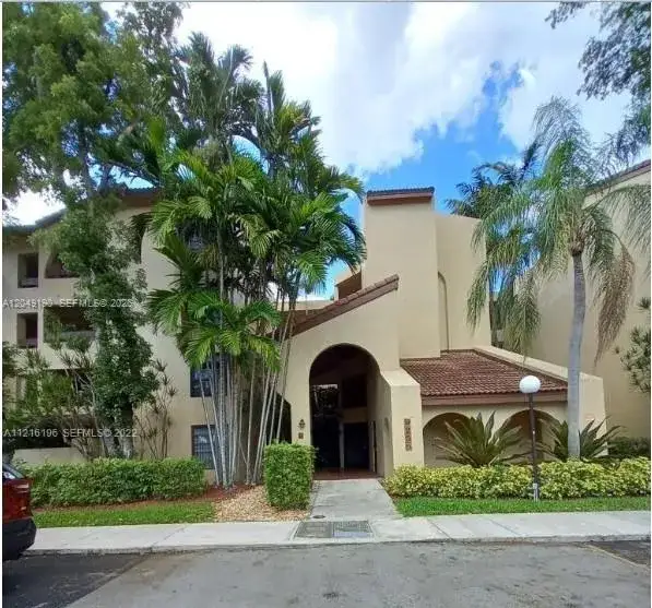 1 bedroom 1 bath Residential Lease for rent at 9255 SW 125th Ave # 106R, Miami FL 33186