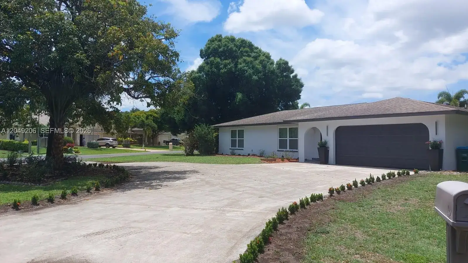3 bedroom 2 bath Residential for sale at 320 SE 15 PL, Cape Coral FL 33990