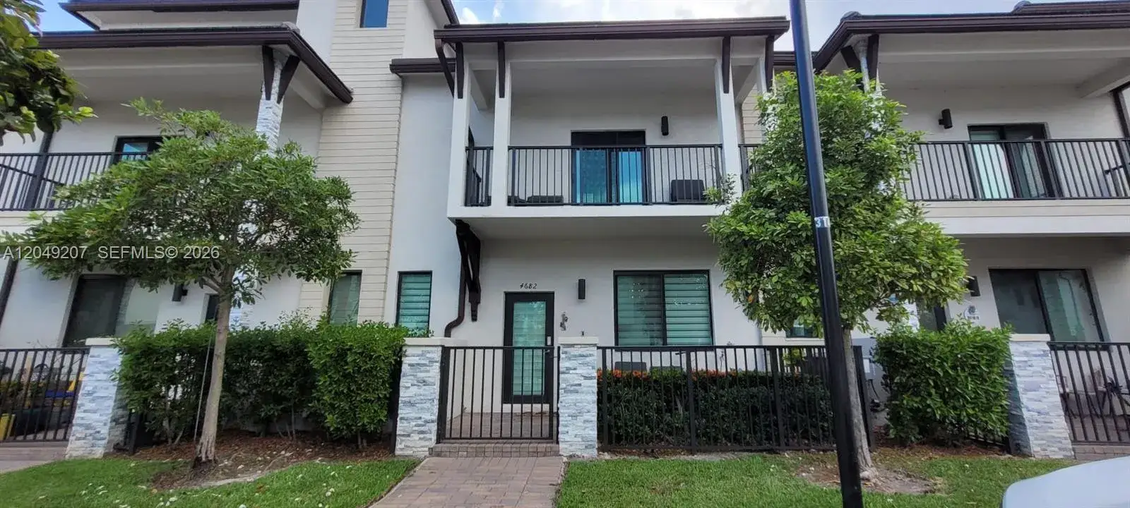 3 bedroom 2 bath Residential Lease for rent at 4682 NW 83rd Ave, Doral FL 33166