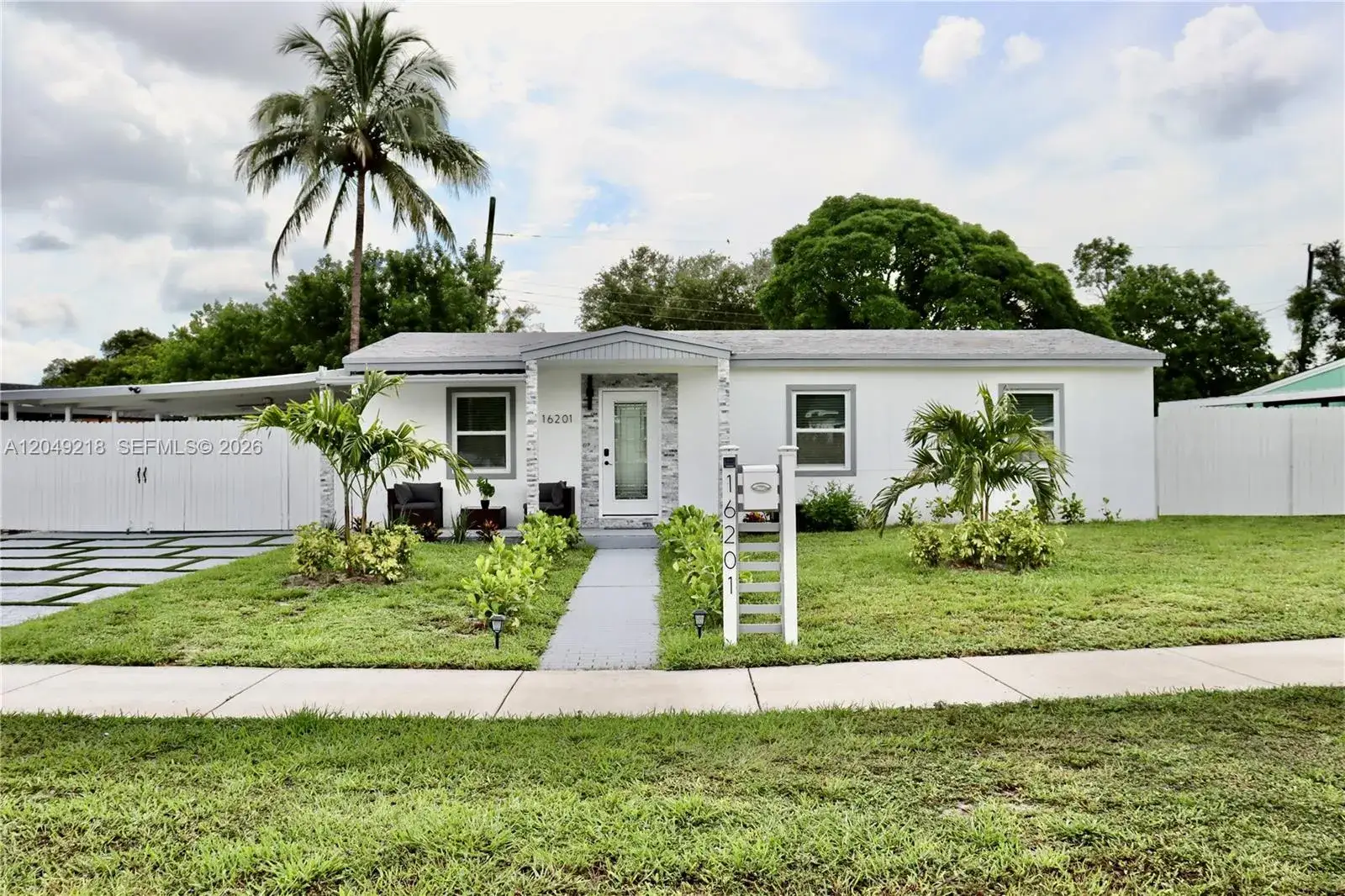 4 bedroom 1 bath Residential for sale at 16201 NW 18th Pl, Miami Gardens FL 33054