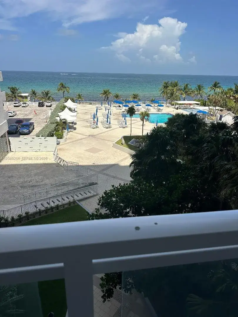1 bedroom 1 bath Residential Lease for rent at 2030 S Ocean Dr # 416, Hallandale Beach FL 33009