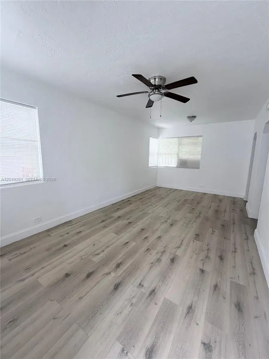 1 bedroom 1 bath Residential Lease for rent at 1903 Thomas St # 2, Hollywood FL 33020