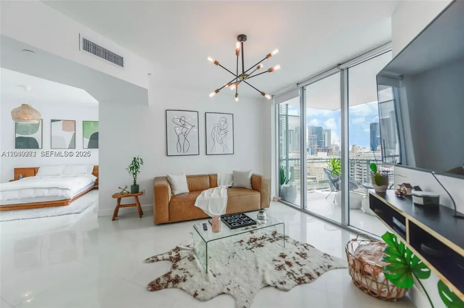 1 bedroom 1 bath Residential Lease for rent at 350 S Miami Ave # 1911, Miami FL 33130