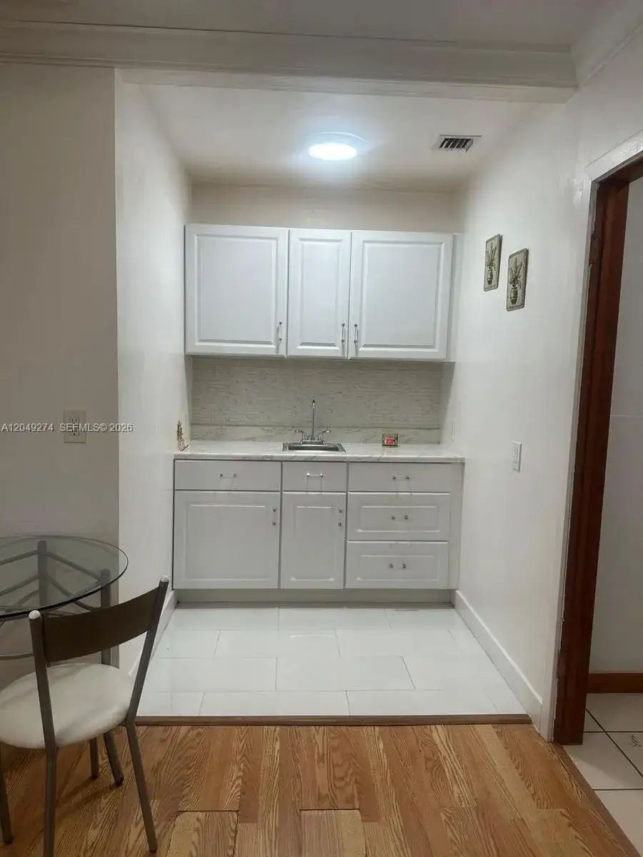 1 bedroom 1 bath Residential Lease for rent at 19301 SW 220th St # 0, Miami FL 33170
