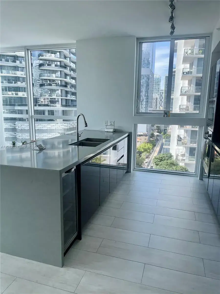 2 bedroom 2 bath Residential Lease for rent at 1080 Brickell Ave # 1709, Miami FL 33131