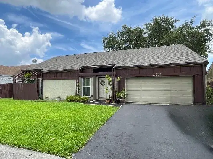 3 bedroom 2 bath Residential for sale at 2811 Devonwood Ave, Miramar FL 33025