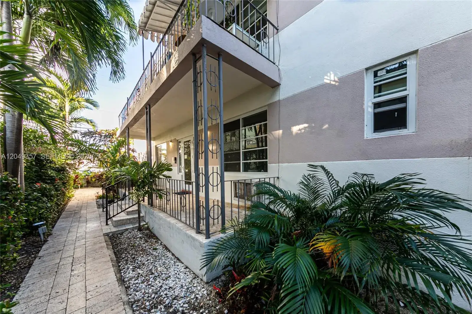 2 bedroom 1 bath Residential Lease for rent at 1431 Lincoln Ter # 1, Miami Beach FL 33139