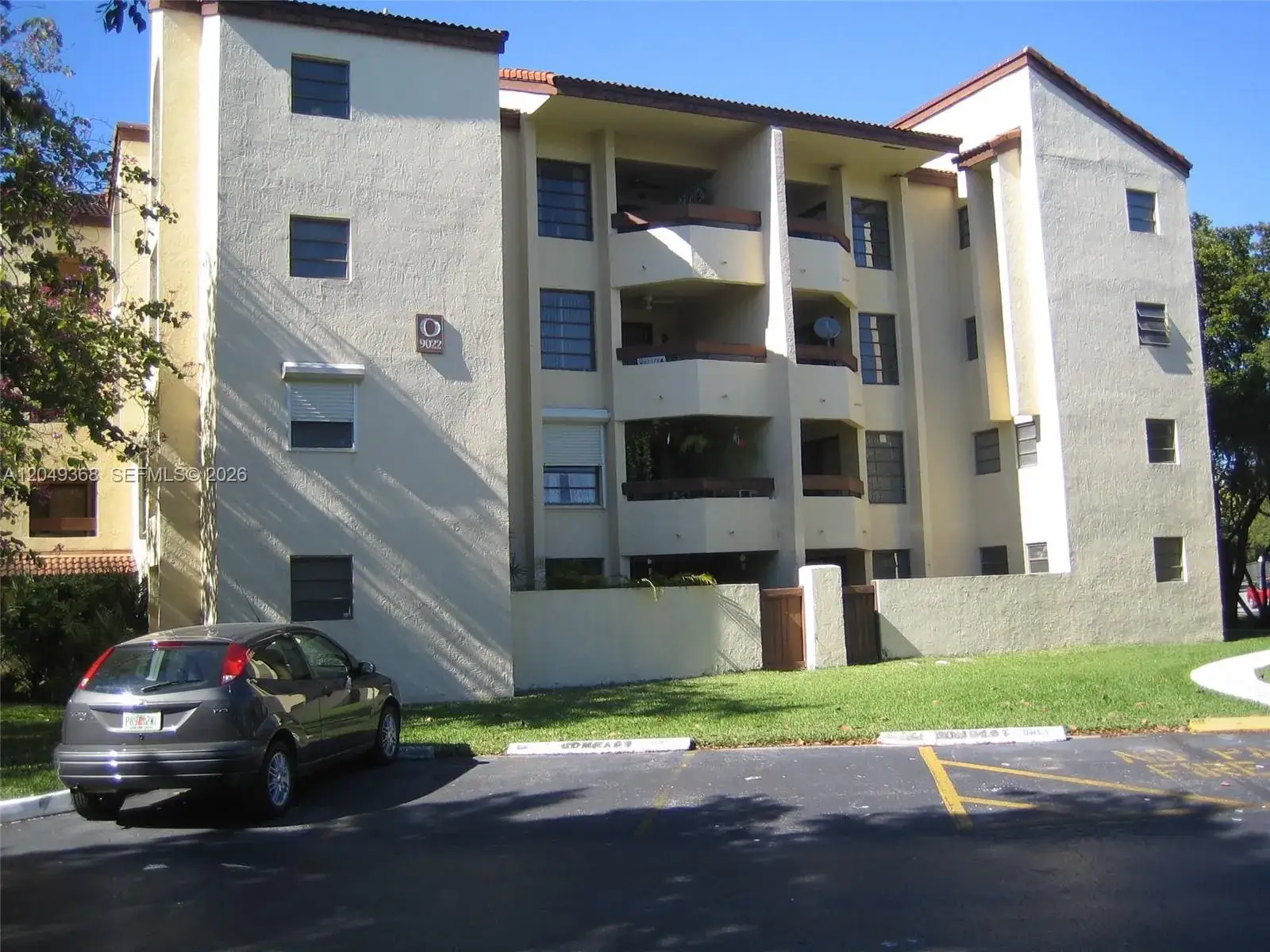 3 bedroom 2 bath Residential Lease for rent at 9022 SW 123rd Ct # O303, Miami FL 33186
