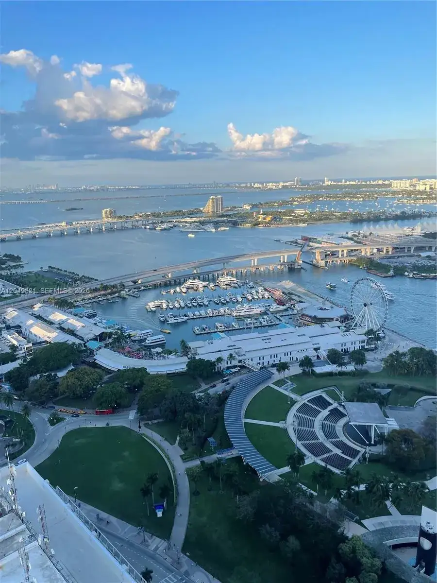 2 bedroom 2 bath Residential Lease for rent at 50 Biscayne Blvd # 5001, Miami FL 33132