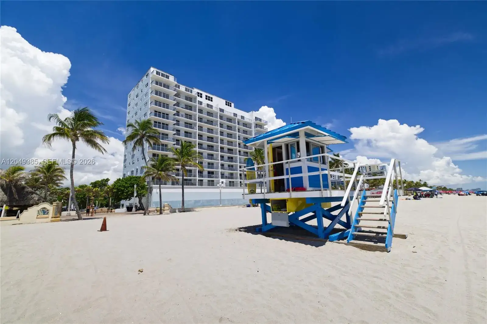 1 bedroom 1 bath Residential for sale at 400 N Surf # 1002, Hollywood FL 33019