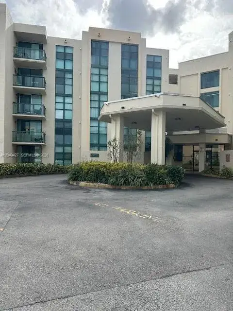 2 bedroom 2 bath Residential Lease for rent at 2055 SW 122nd Ave # 101, Miami FL 33175