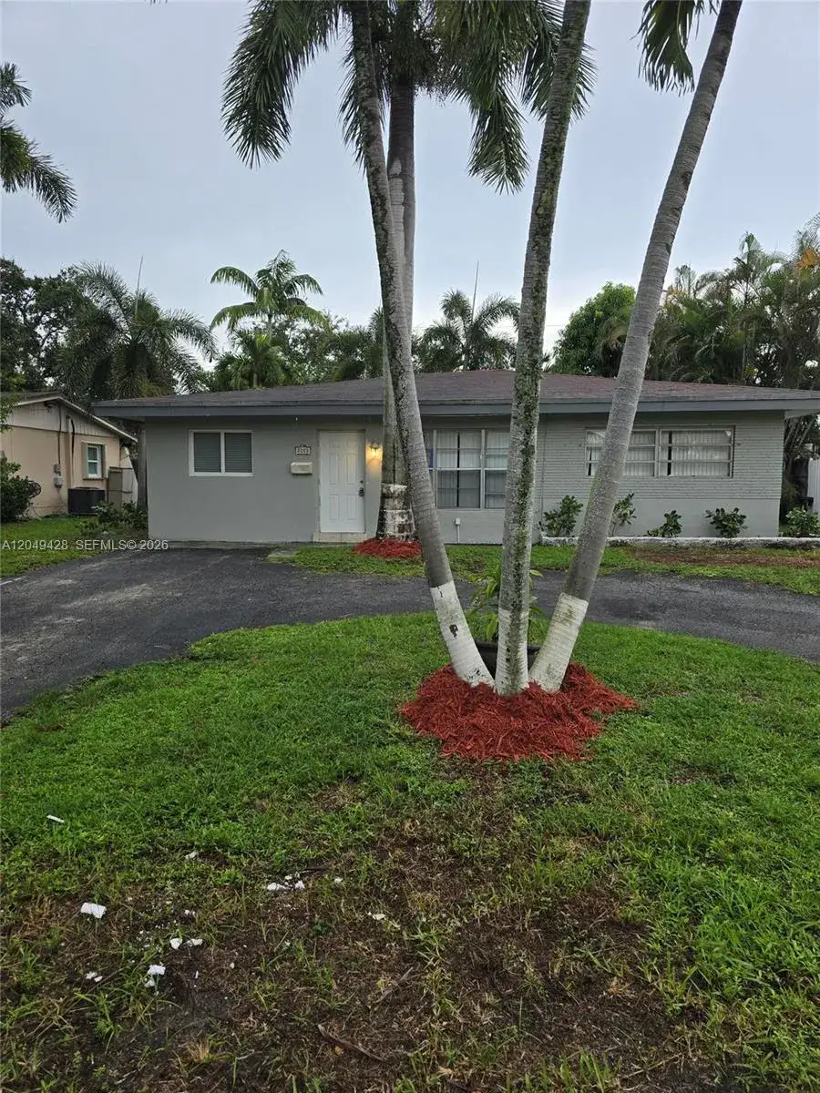 3 bedroom 2 bath Residential for sale at 2111 N 57th Terrace, Hollywood FL 33021