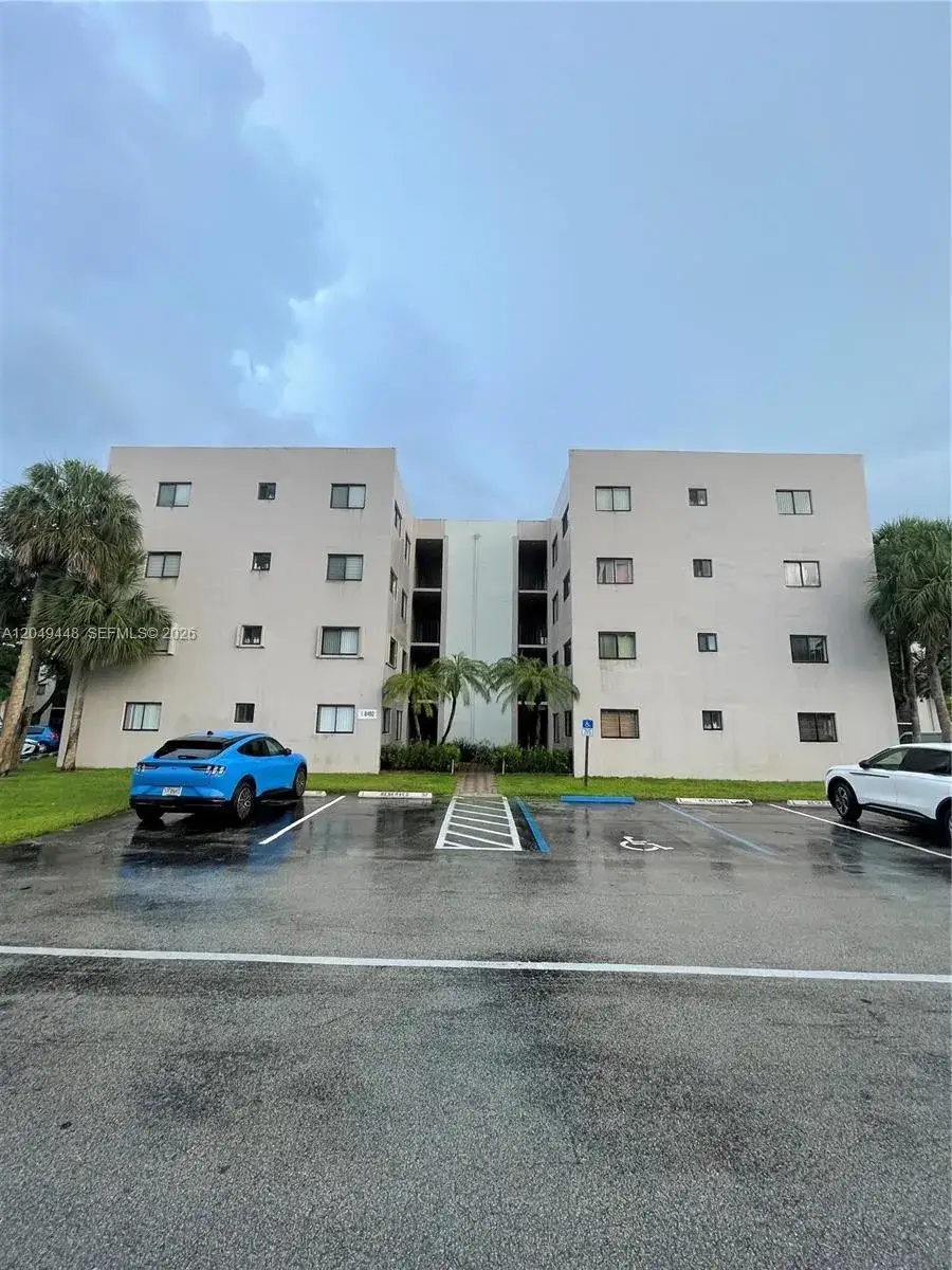 2 bedroom 2 bath Residential Lease for rent at 8400 SW 133rd Ave Rd # 424, Miami FL 33183