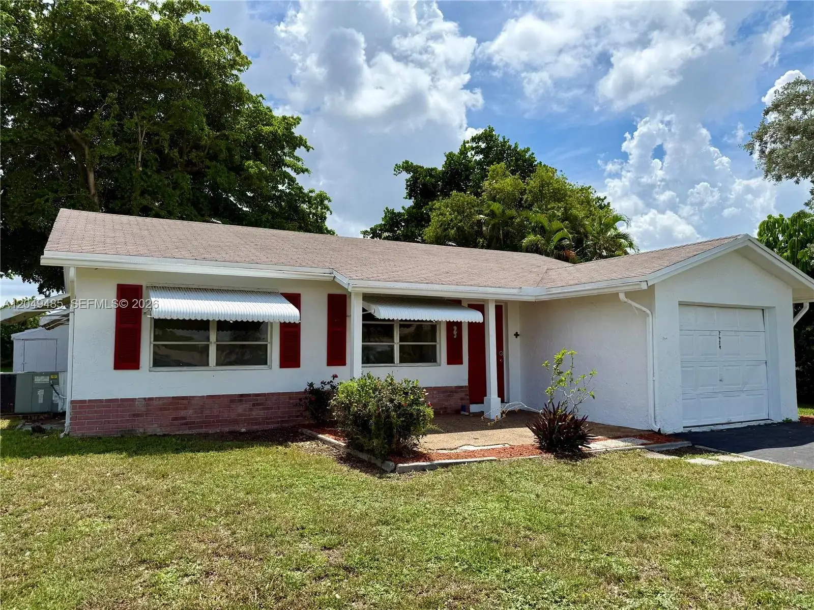 2 bedroom 2 bath Residential for sale at 7008 NW 89th Ave, Tamarac FL 33321