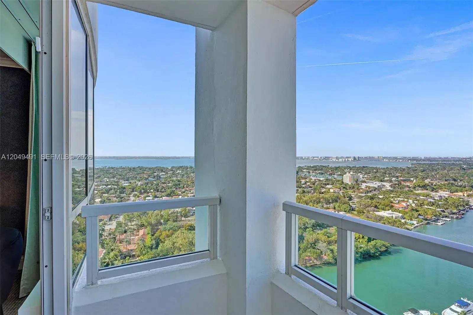 1 bedroom 2 bath Residential Lease for rent at 4401 Collins Ave # 2915, Miami Beach FL 33140