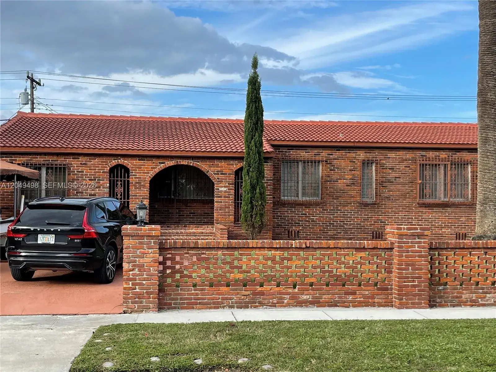 4 bedroom 3 bath Residential for sale at 291 W 59th St, Hialeah FL 33012