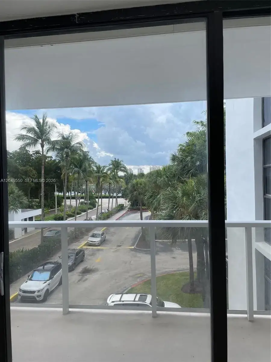 2 bedroom 2 bath Residential Lease for rent at 3731 N Country Club Dr # 323, Aventura FL 33180