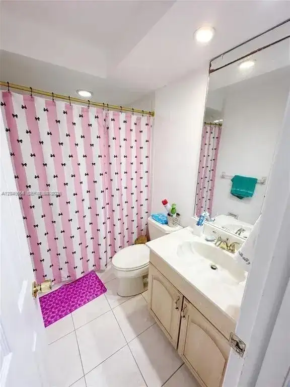 2 bedroom 2 bath Residential for sale at 13953 Kendale Lakes Cir # 410B, Miami FL 33183
