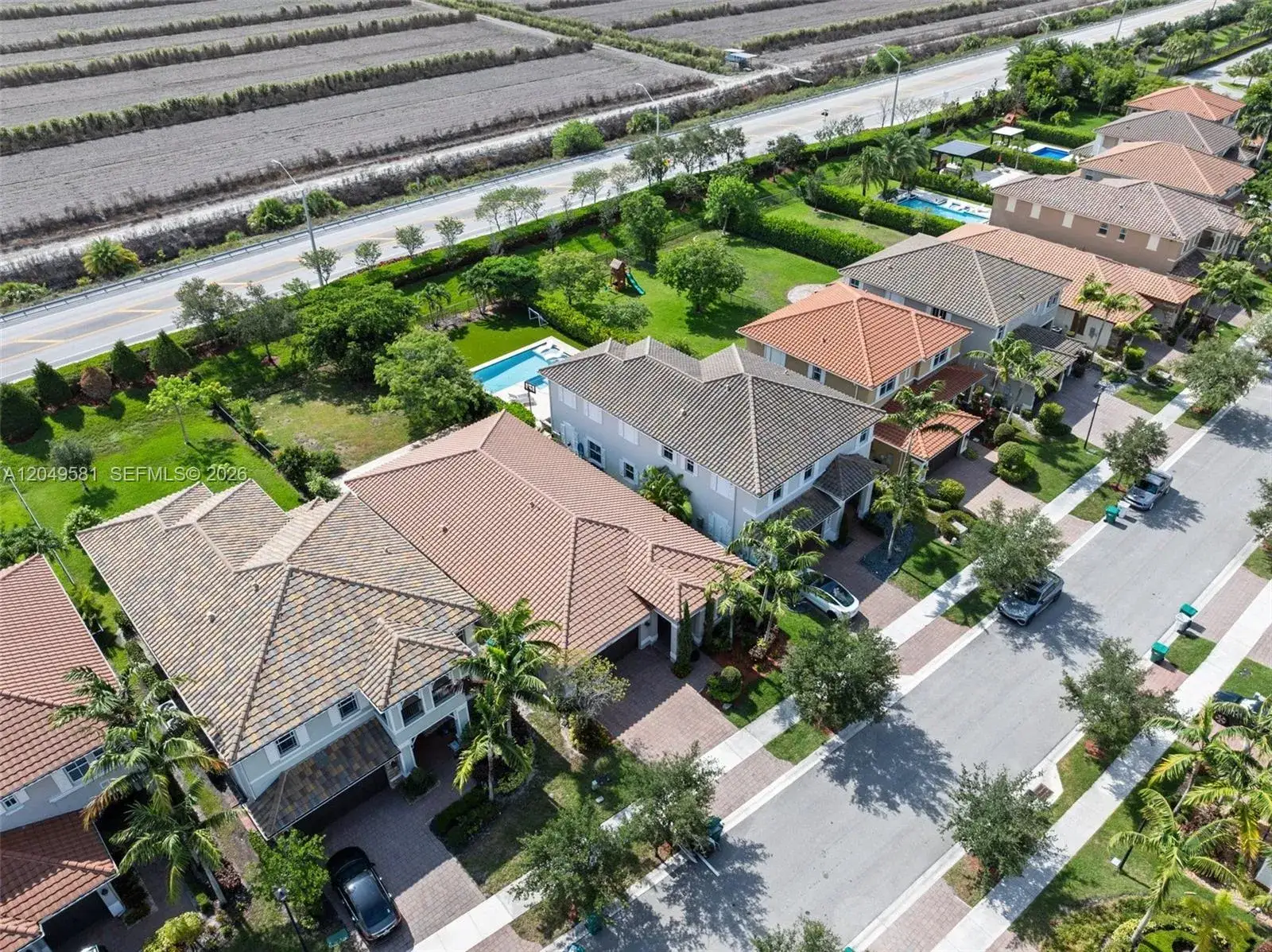 4 bedroom 3 bath Residential for sale at 8530 Miralago Way, Parkland FL 33076