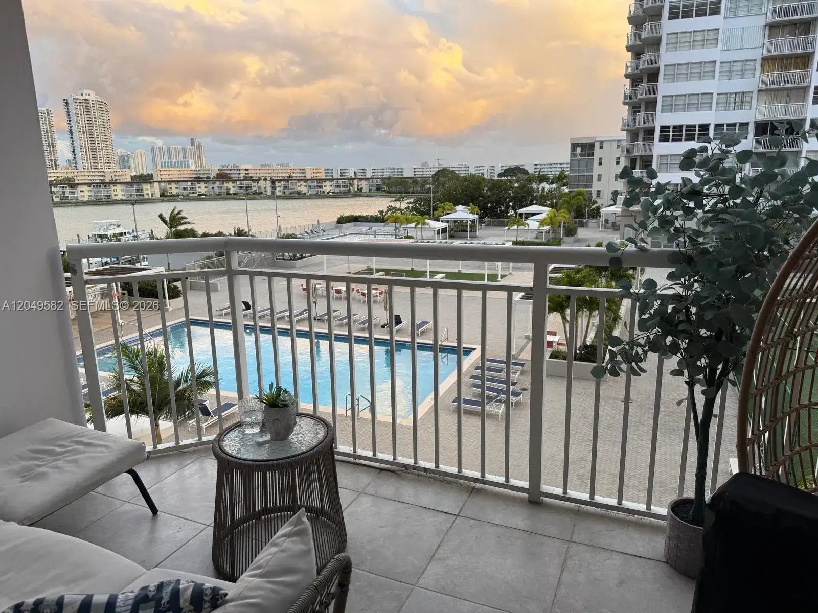 2 bedroom 2 bath Residential for sale at 18061 Biscayne Blvd # 404, Aventura FL 33160