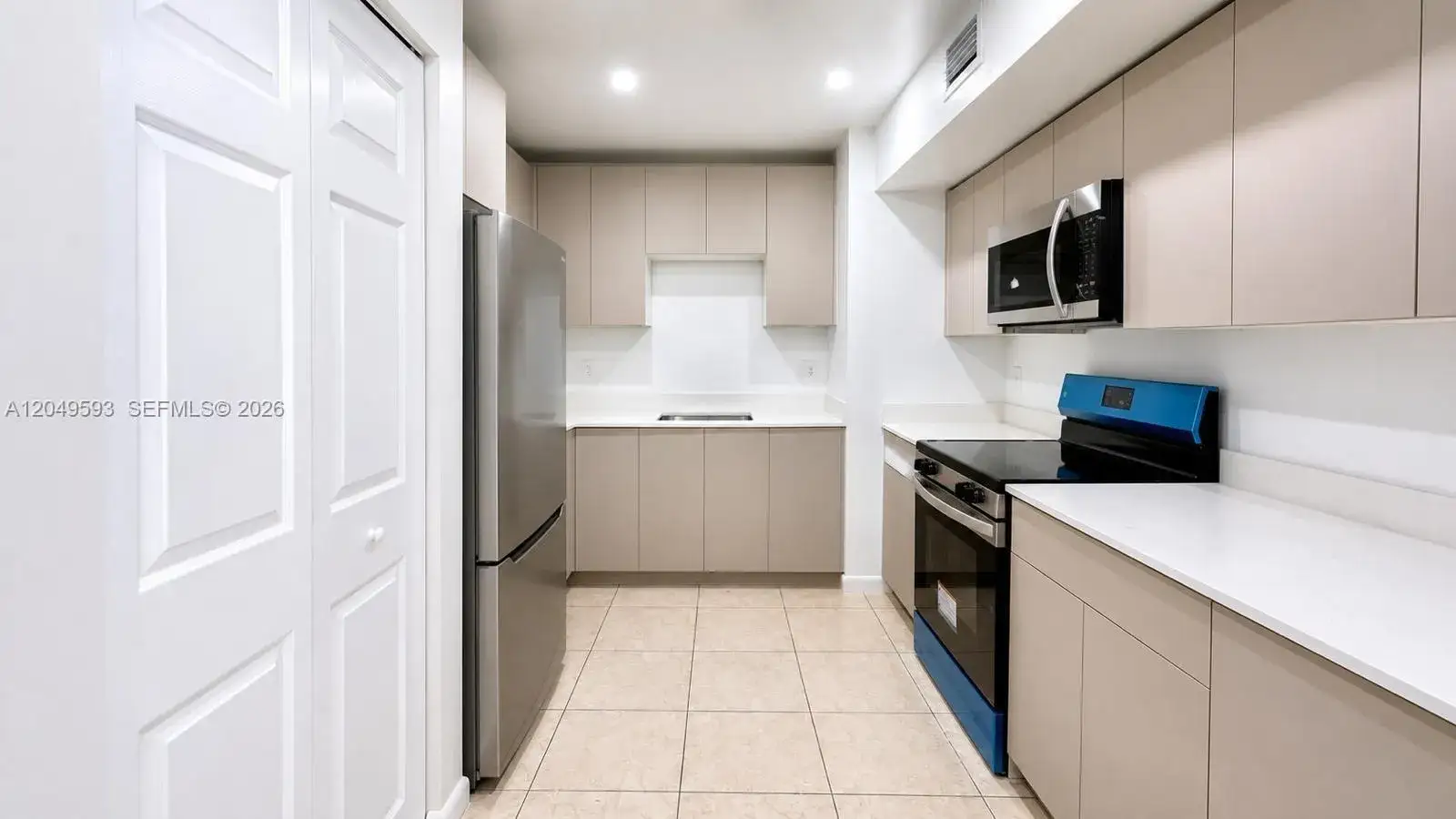 3 bedroom 2 bath Residential Lease for rent at 2020 NW 119th St # 1122, Miami FL 33167