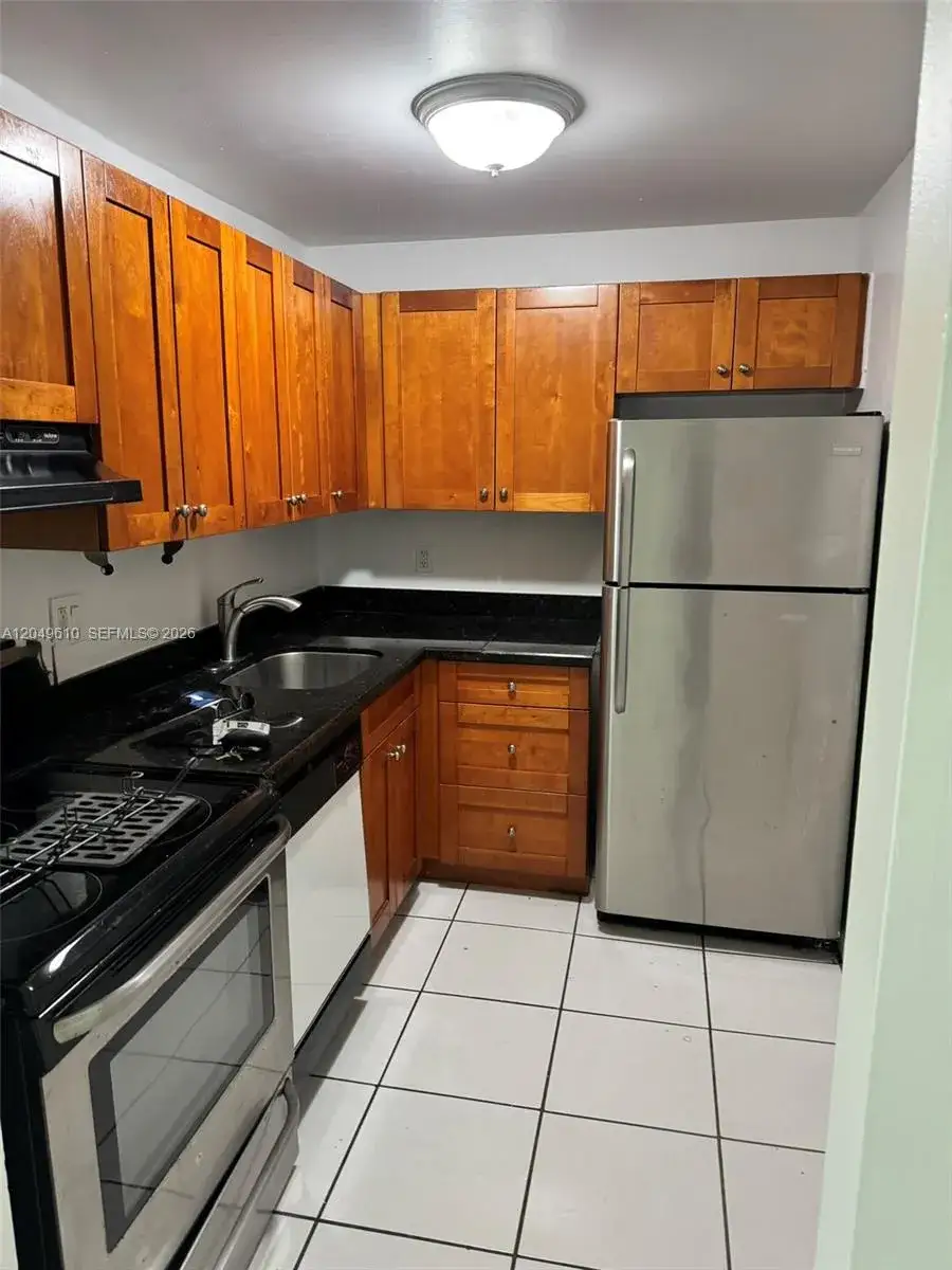 2 bedroom 2 bath Residential Lease for rent at 8511 NW 8th St # 303, Miami FL 33126
