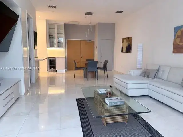 1 bedroom 1 bath Residential Lease for rent at 881 Ocean Dr # L2, Key Biscayne FL 33149