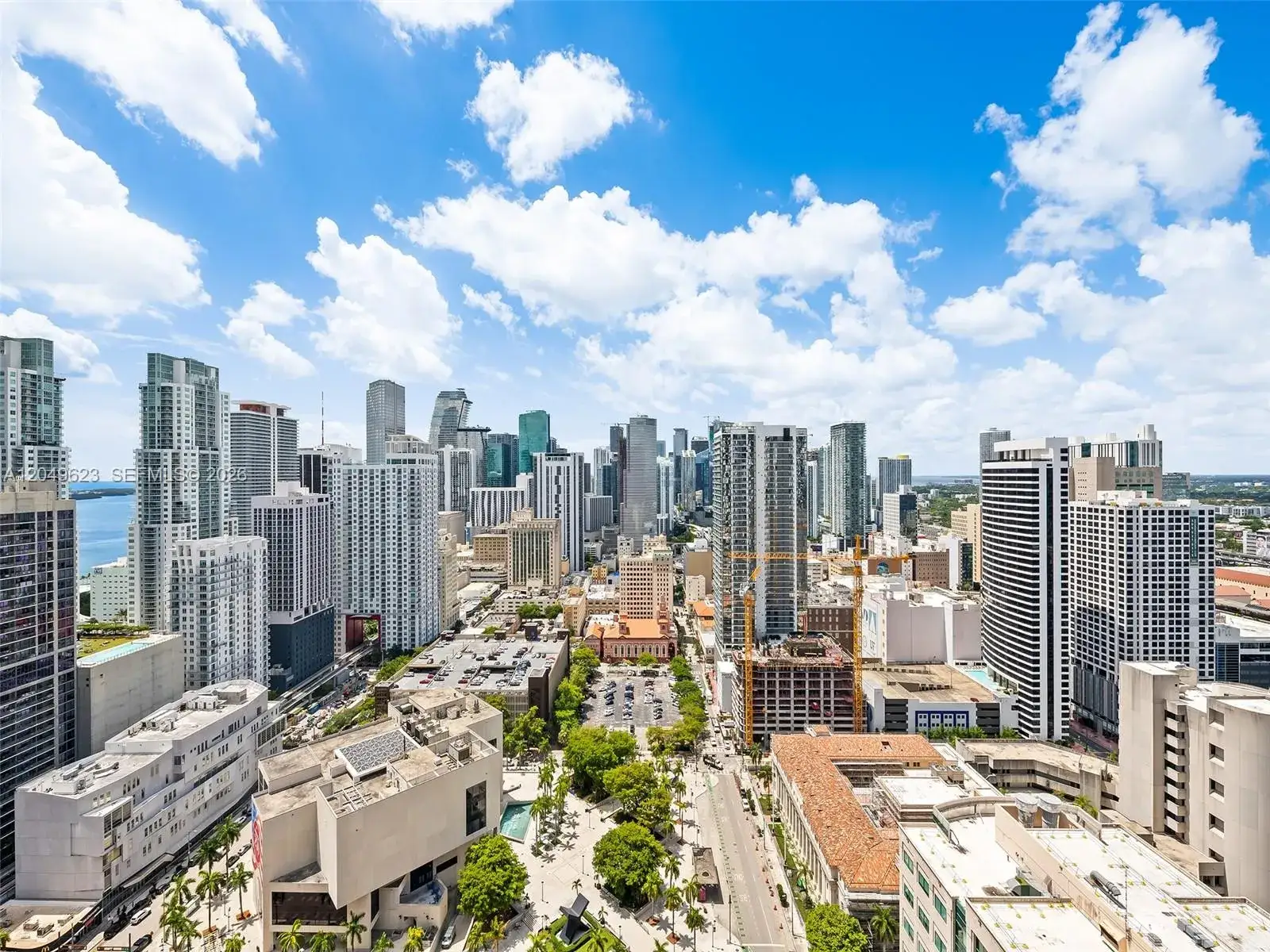 1 bedroom 2 bath Residential for sale at 121 NE 5th St # 3703, Miami FL 33132