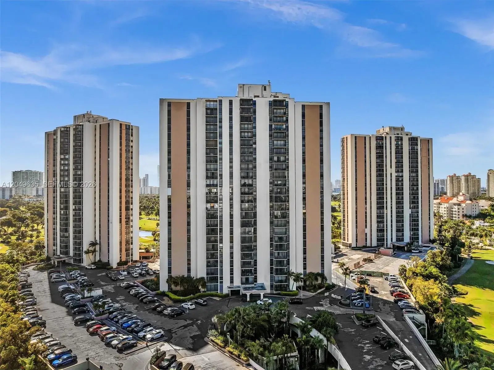 2 bedroom 2 bath Residential for sale at 20301 W Country Club Dr # 622, Aventura FL 33180