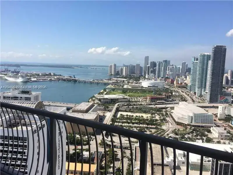 1 bedroom 1 bath Residential Lease for rent at 1750 N Bayshore Dr # 4912, Miami FL 33132