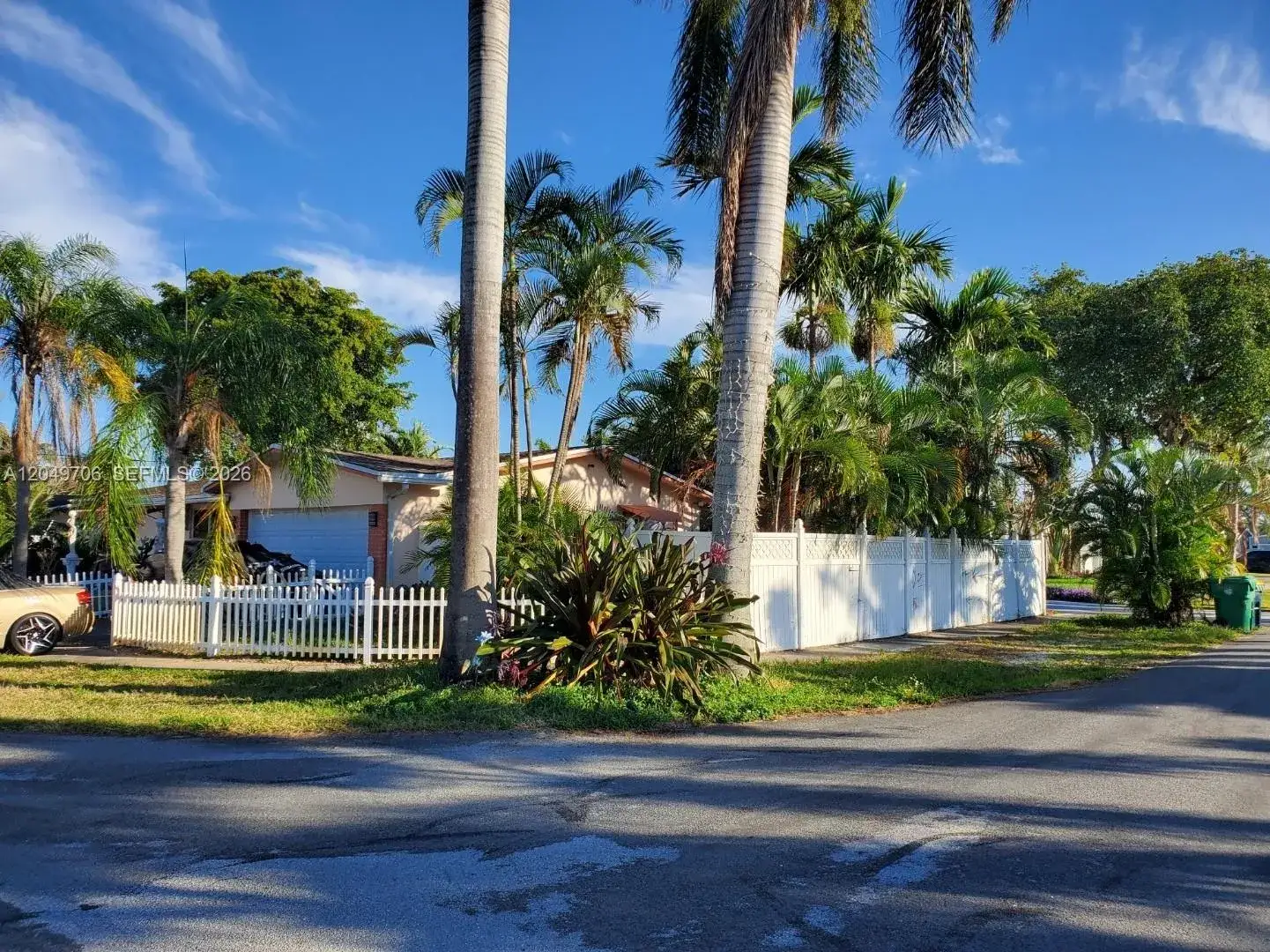 2 bedroom 2 bath Residential for sale at 804 NW 8th St, Dania Beach FL 33004