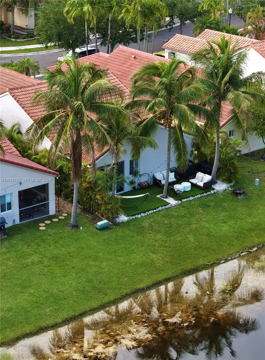 3 bedroom 2 bath Residential for sale at 1333 Majesty Ter, Weston FL 33327