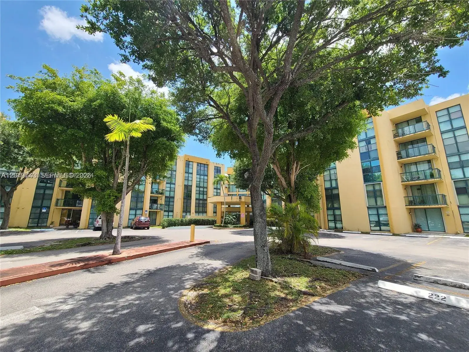 2 bedroom 2 bath Residential Lease for rent at 11800 SW 18th St # 4, Miami FL 33175