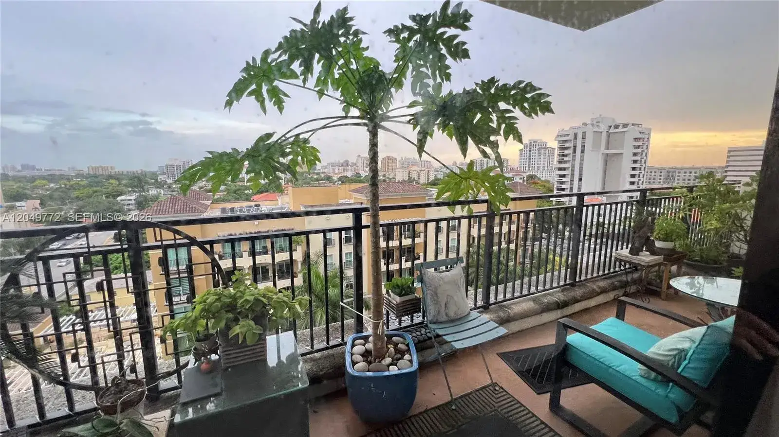 1 bedroom 1 bath Residential for sale at 888 Douglas # 806, Coral Gables FL 33134