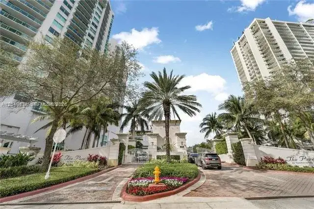2 bedroom 2 bath Residential Lease for rent at 19400 Turnberry Way # 321, Aventura FL 33180