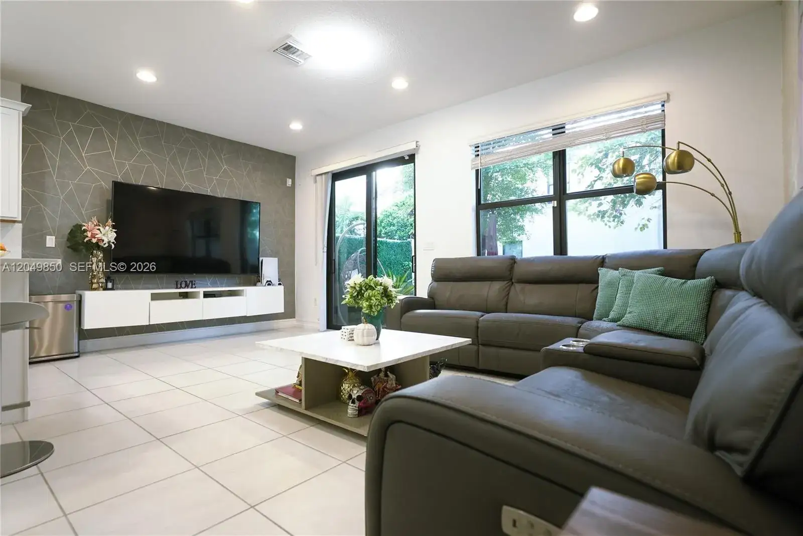 3 bedroom 2 bath Residential for sale at 10111 Akenside Dr, Boca Raton FL 33428