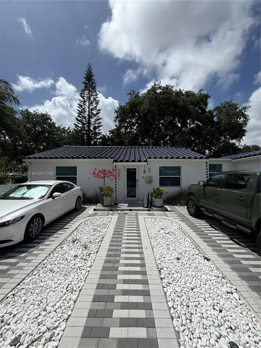 3 bedroom 2 bath Residential Lease for rent at 1902 N 24th Ave, Hollywood FL 33020