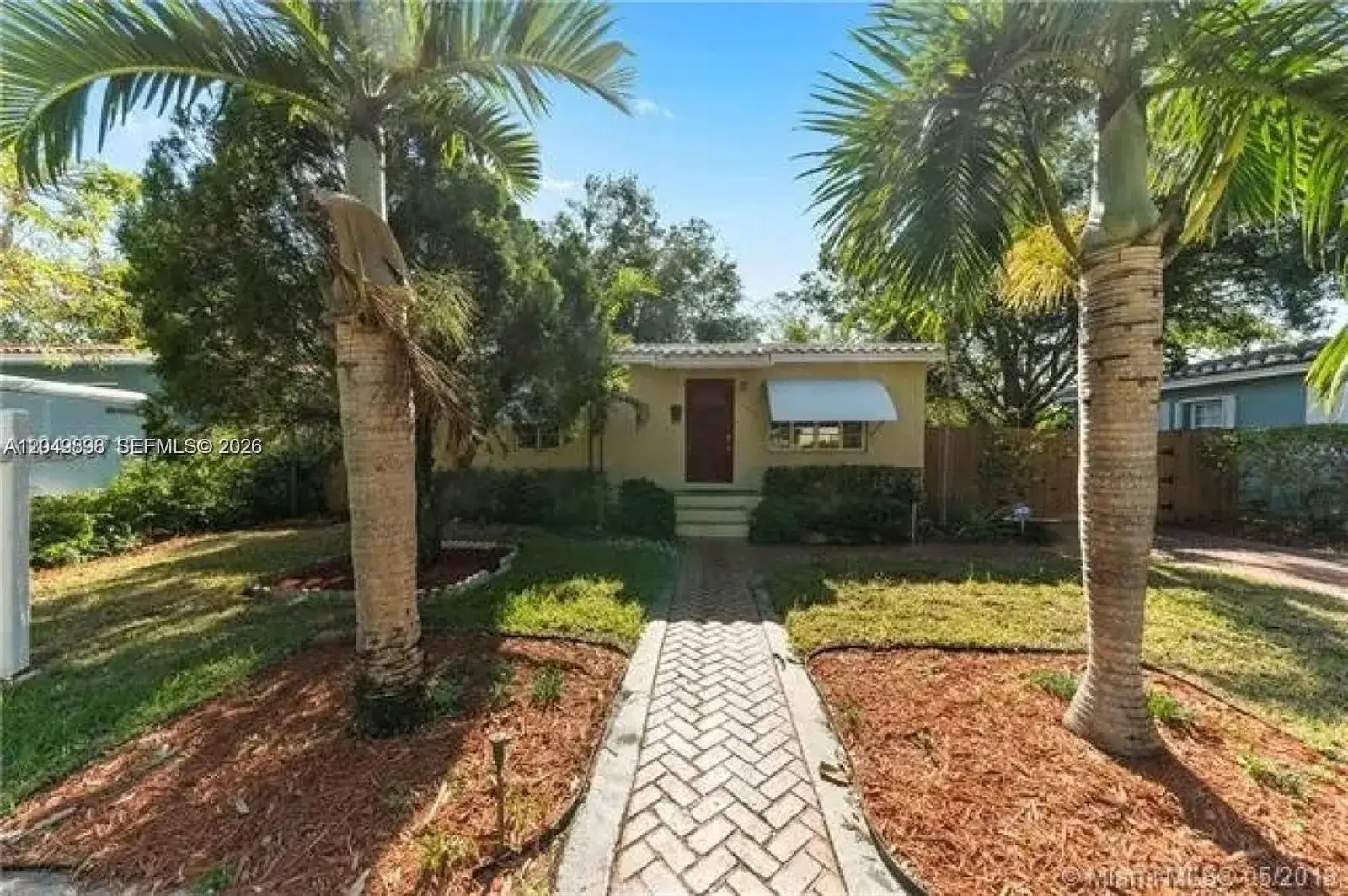 2 bedroom 1 bath Residential for sale at 12110 NE 11th Pl, North Miami FL 33161